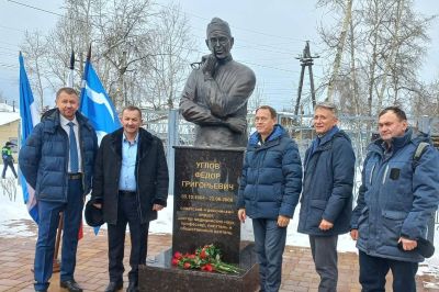 В Иркутской области открыли памятник хирургу Федору Углову